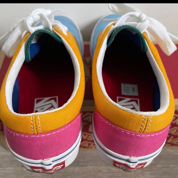 Vans - Picture 3 of 6